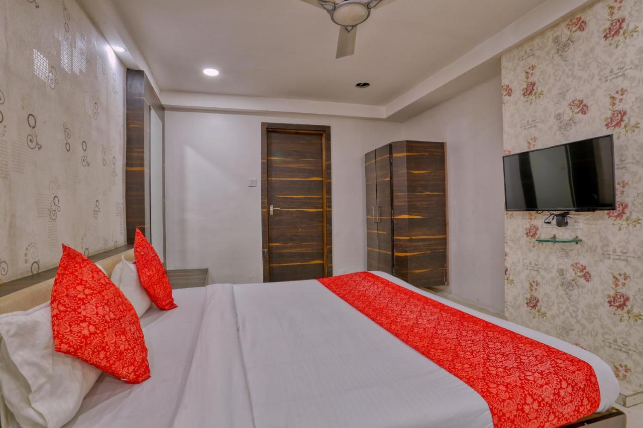 Hotel Galaxy Indore Exteriör bild
