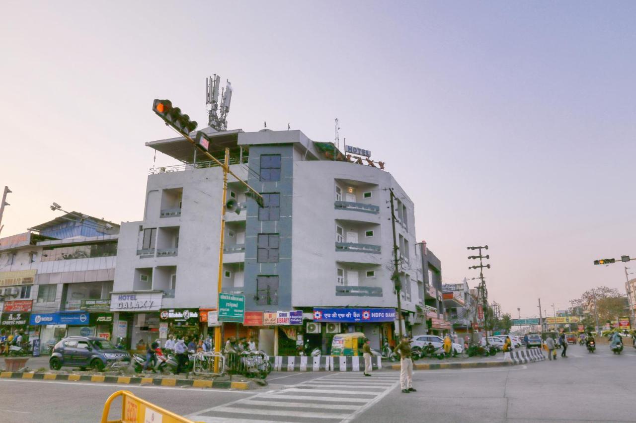Hotel Galaxy Indore Exteriör bild