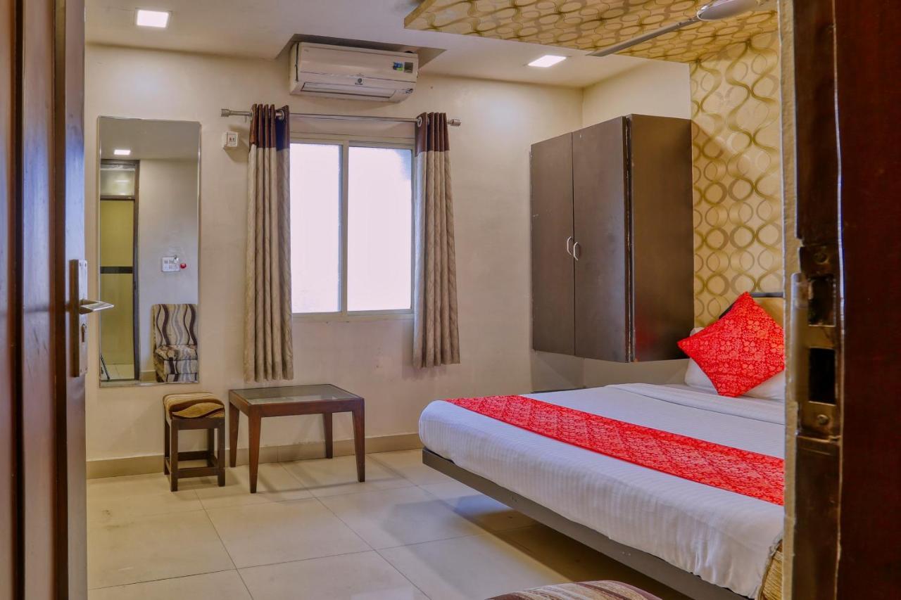 Hotel Galaxy Indore Exteriör bild