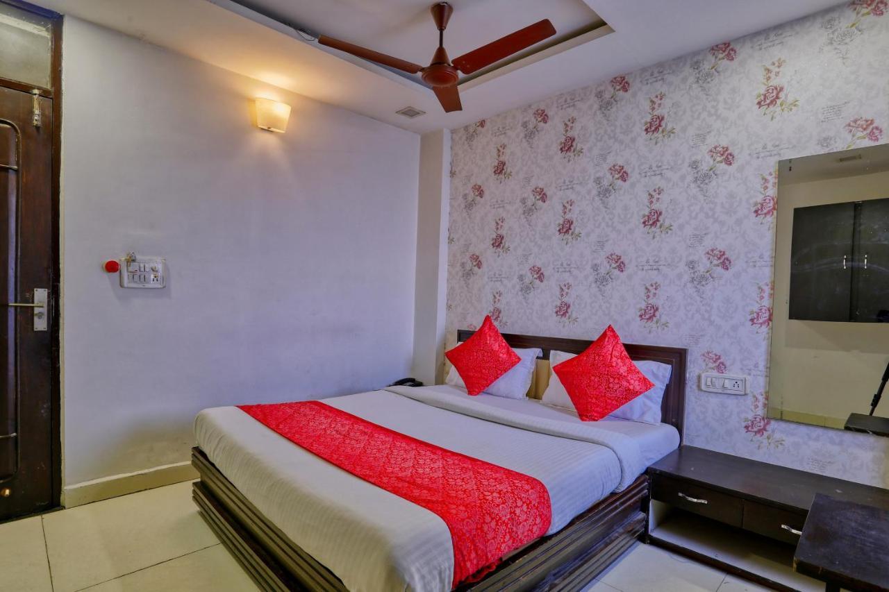 Hotel Galaxy Indore Exteriör bild