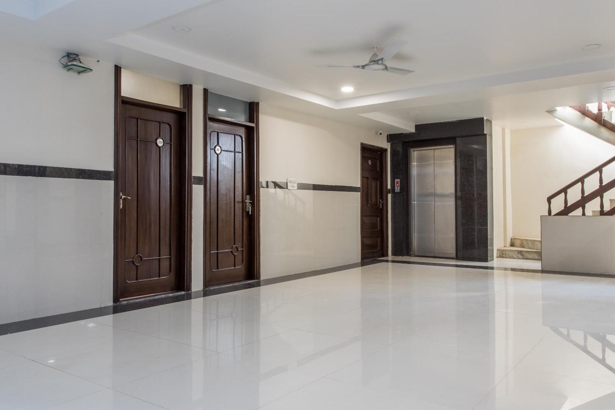 Hotel Galaxy Indore Exteriör bild