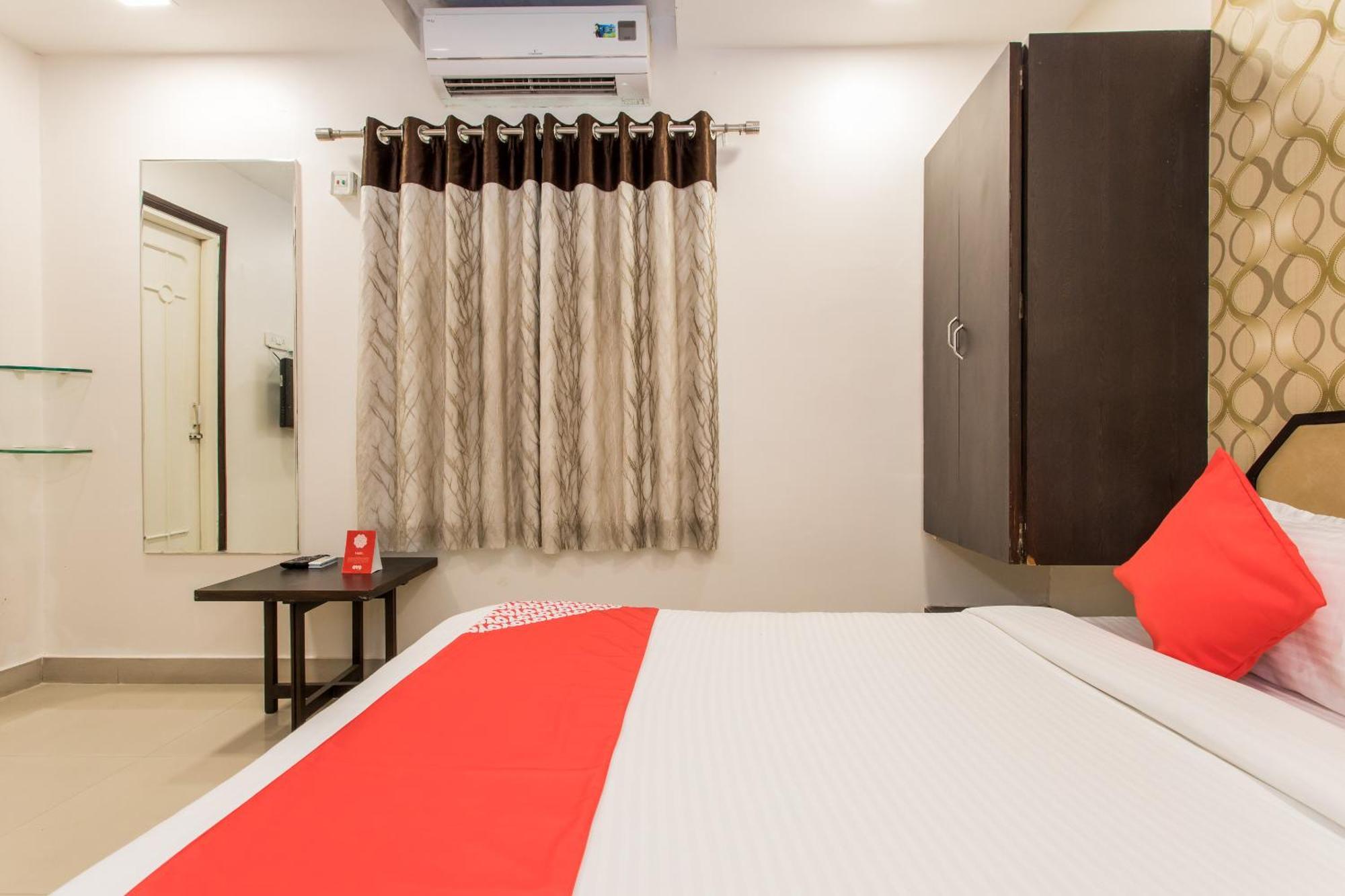 Hotel Galaxy Indore Exteriör bild